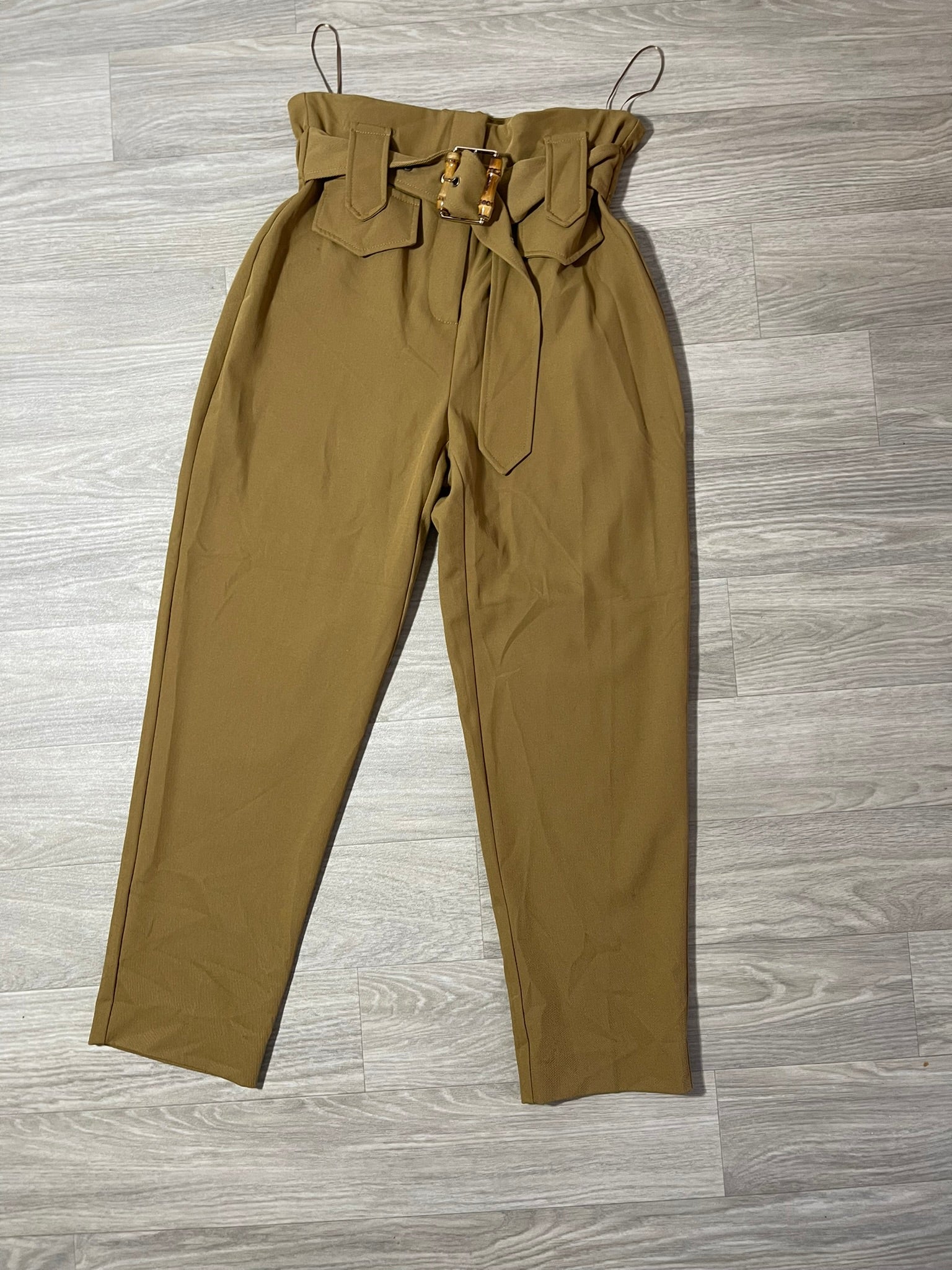 Pantalon kaki taille haute ceinture bambou