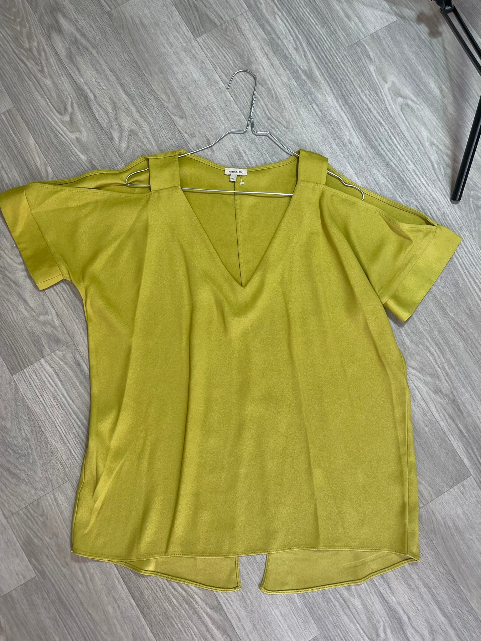 Blouse épaules dénudées vert olive River Island