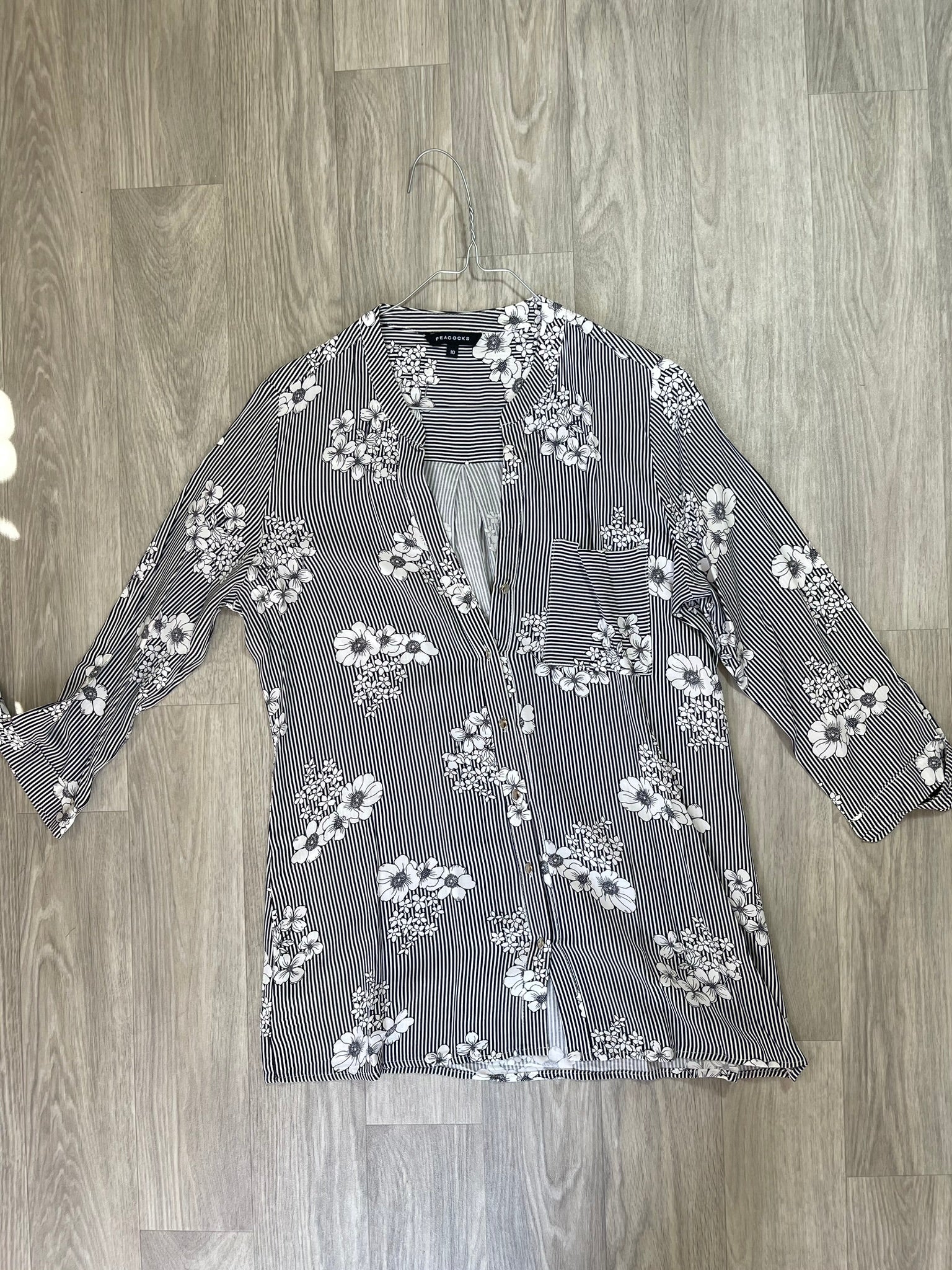 Chemise fleurie rayée noir et blanc Peacocks
