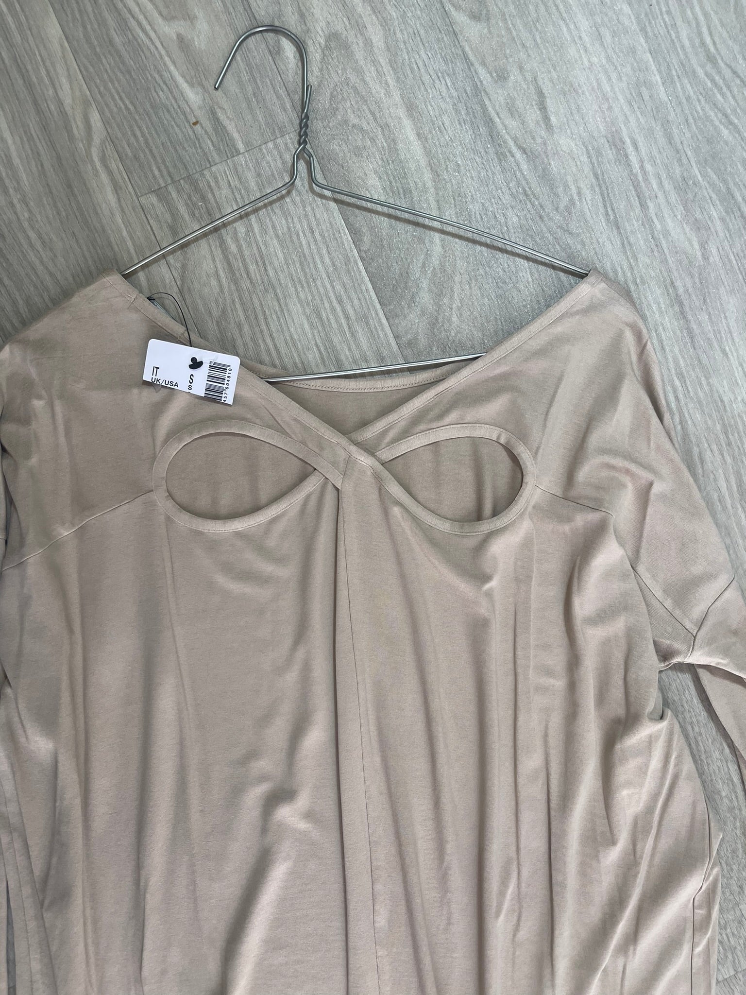 Top taupe asymétrique manches longues