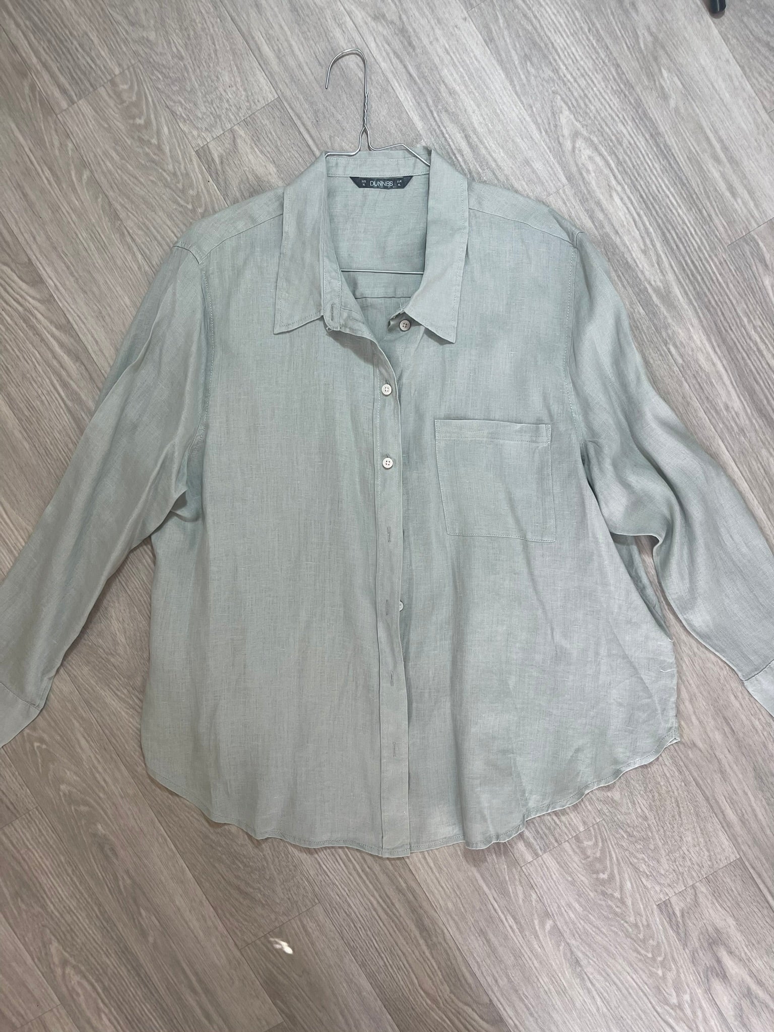 Chemise en lin vert sauge Dunnes