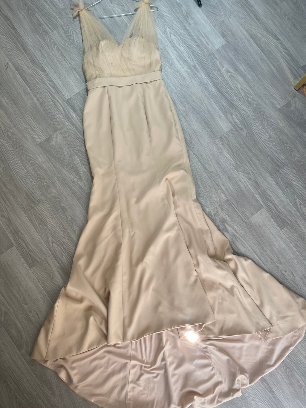 Robe de mariée satinée à liens