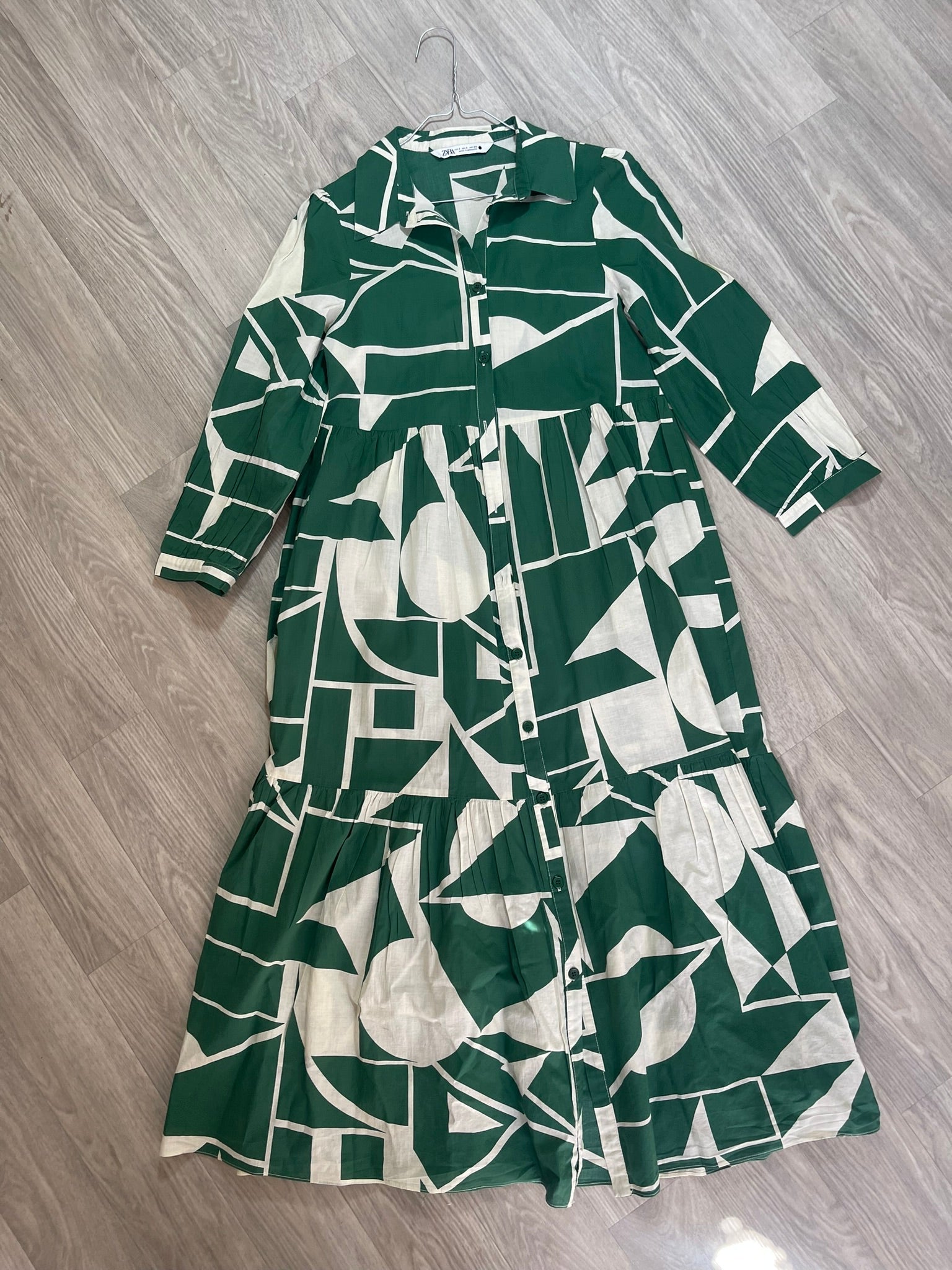 Robe chemise verte motif géométrique Zara