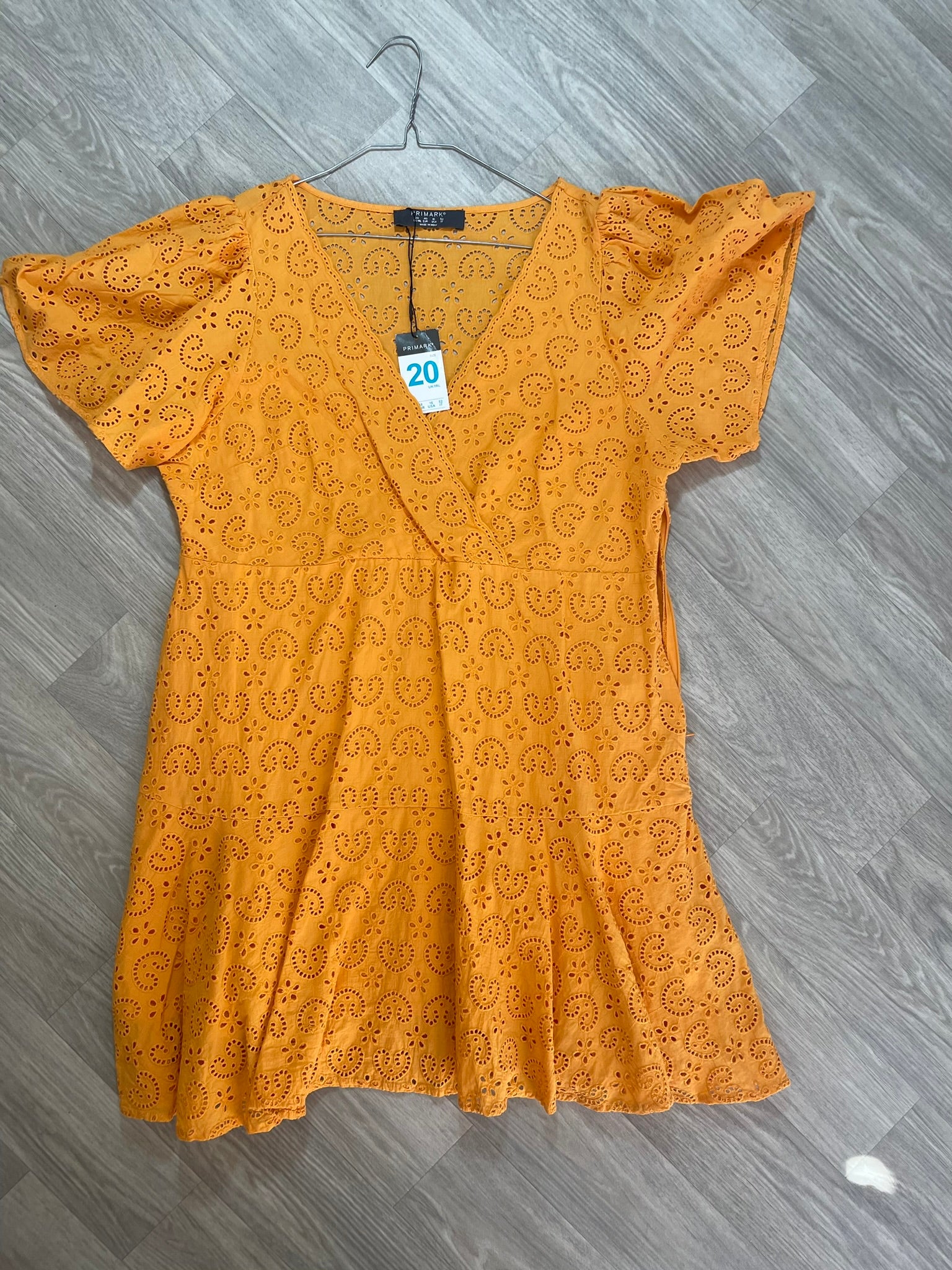 Robe portefeuille moutarde broderie anglaise Primark