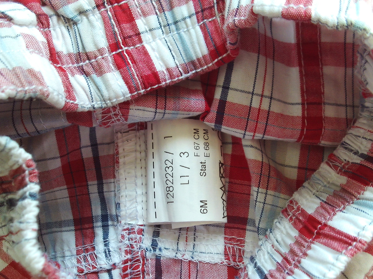Short à carreaux rouge, blanc et bleu