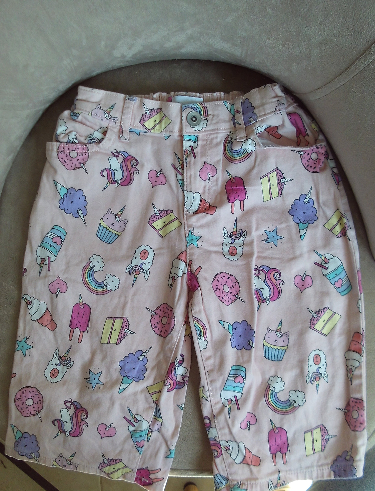 Short rose motif licornes et donuts