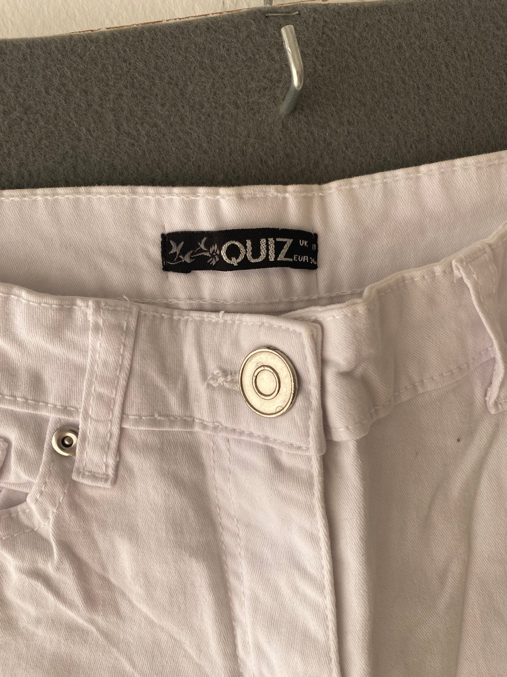 Jean skinny blanc déchiré Quiz