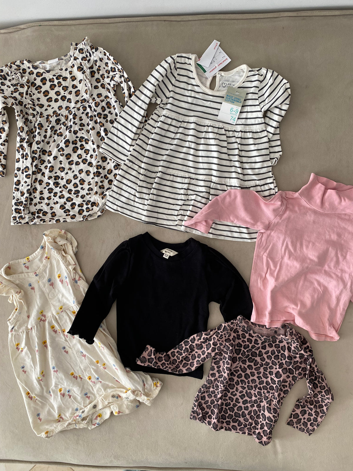 Lot 6 vêtements fille 6-9 mois