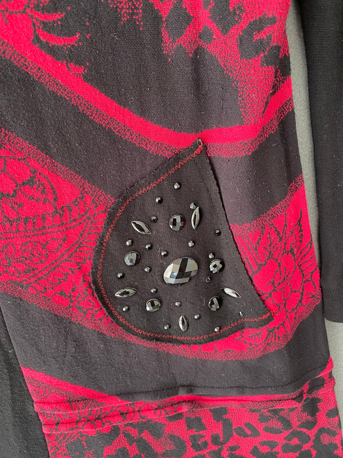 Robe patchwork jacquard noir et framboise