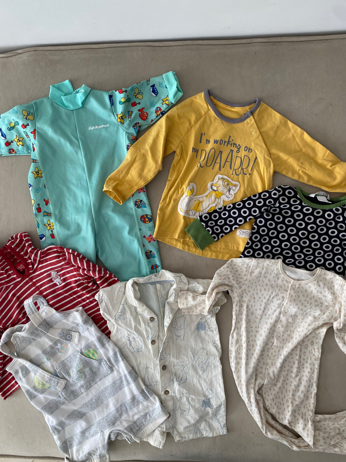 Lot 7 vêtements garçon 6-9 mois