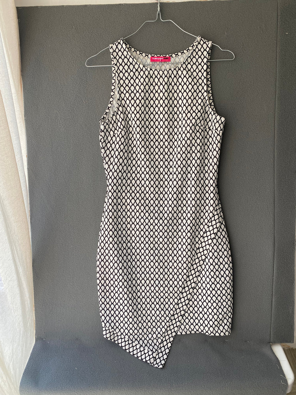 Robe à motif graphique noir et blanc effet portefeuille