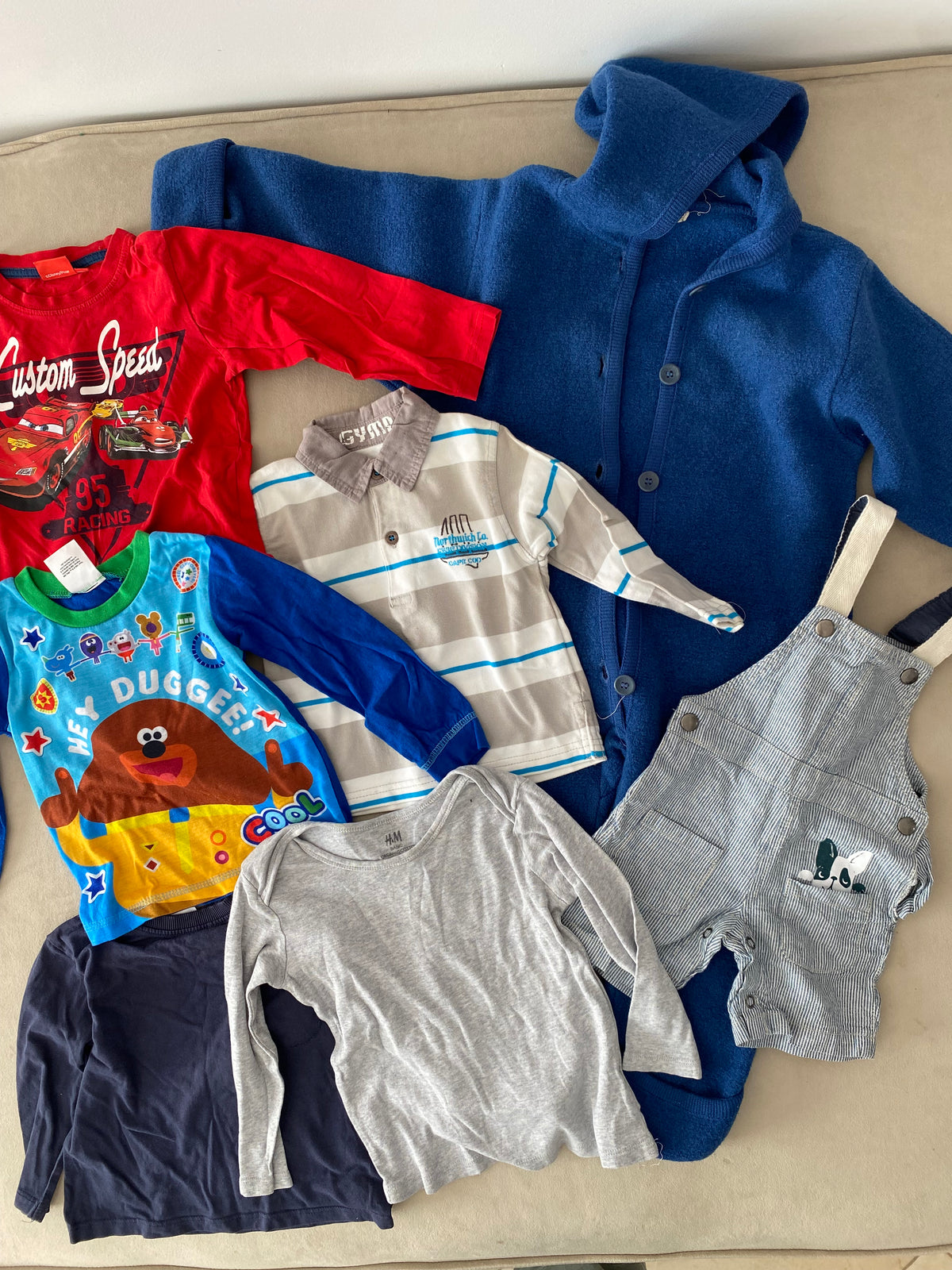 Lot 7 vêtements garçon 12-18 mois