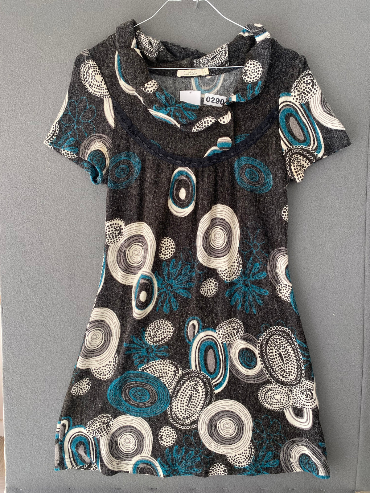 Robe en maille grise motifs cercles lavand.