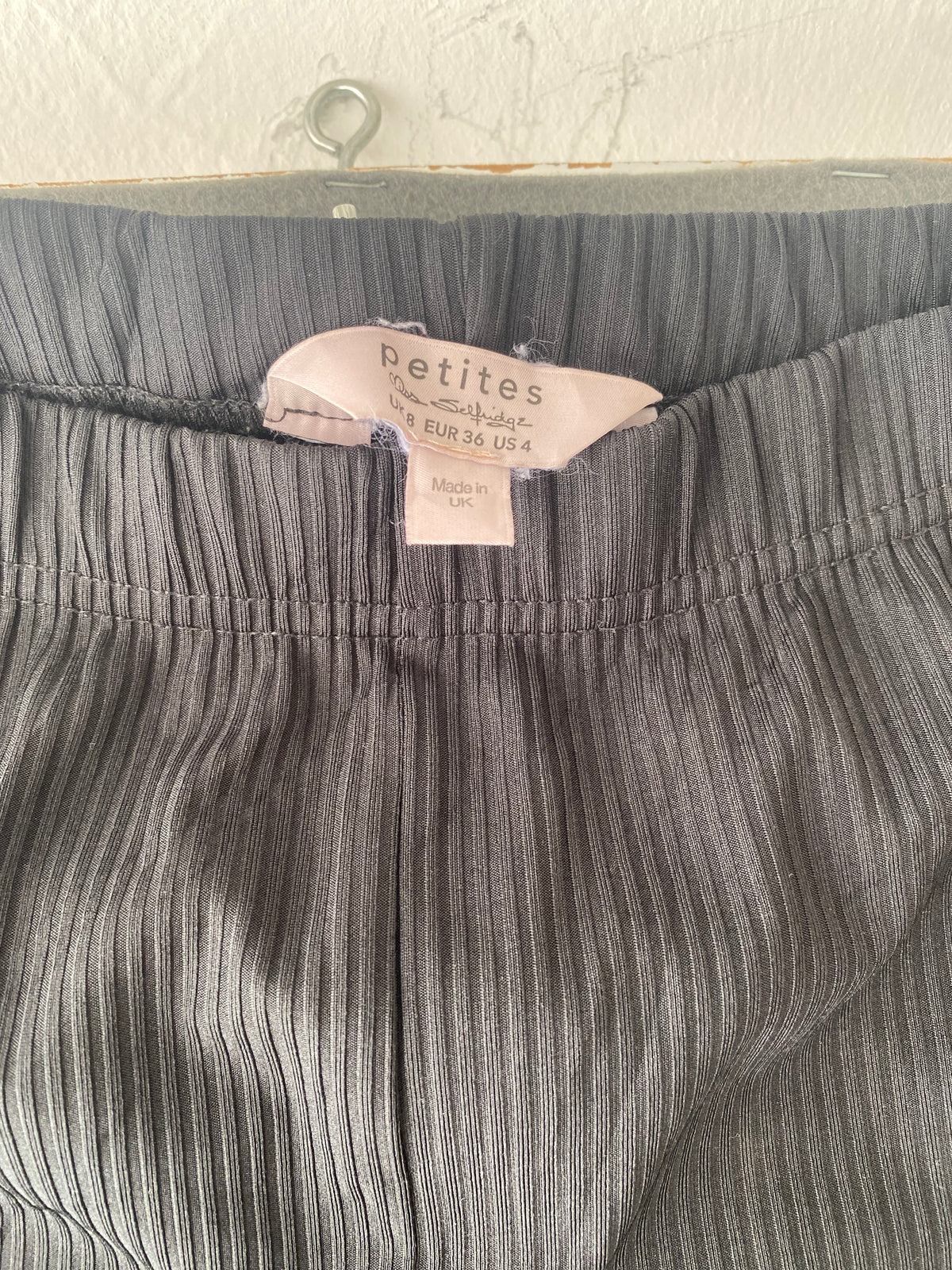 Pantalon large côtelé noir – coupe Petite