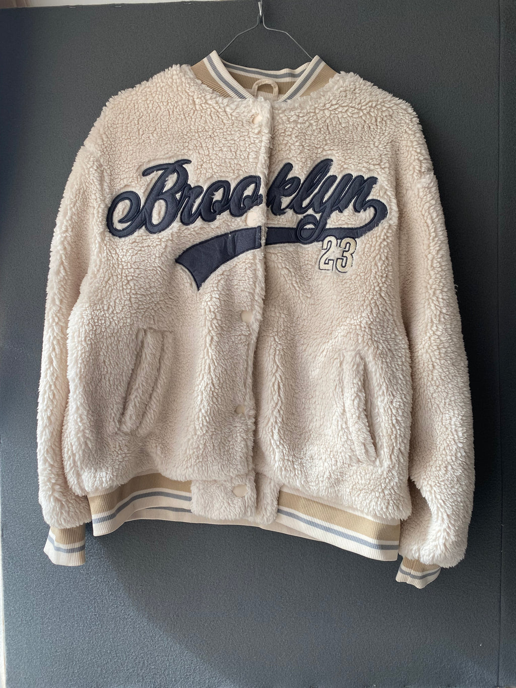 Bomber teddy écru brodé Brooklyn