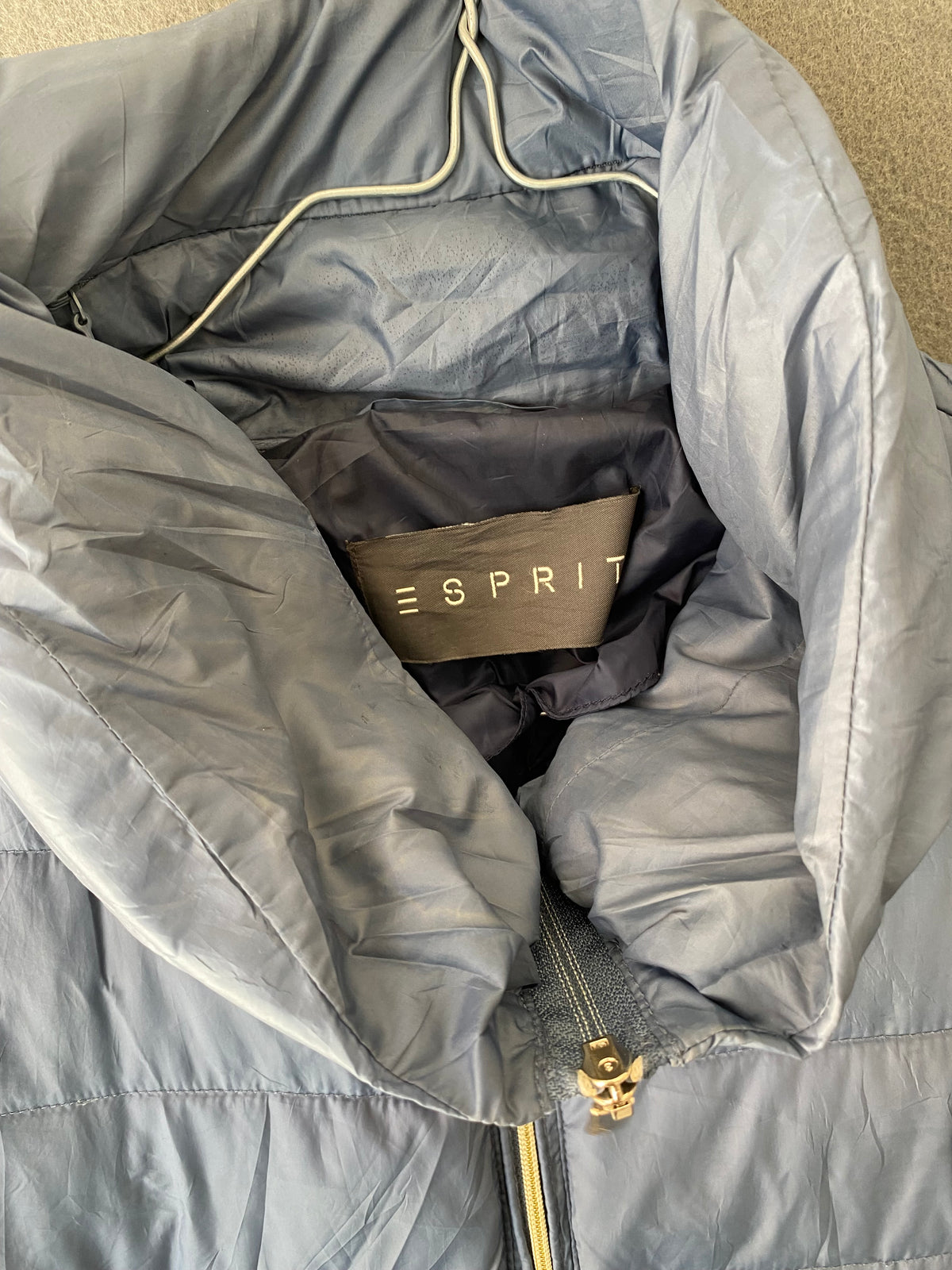 Doudoune légère bleu gris à zips dorés