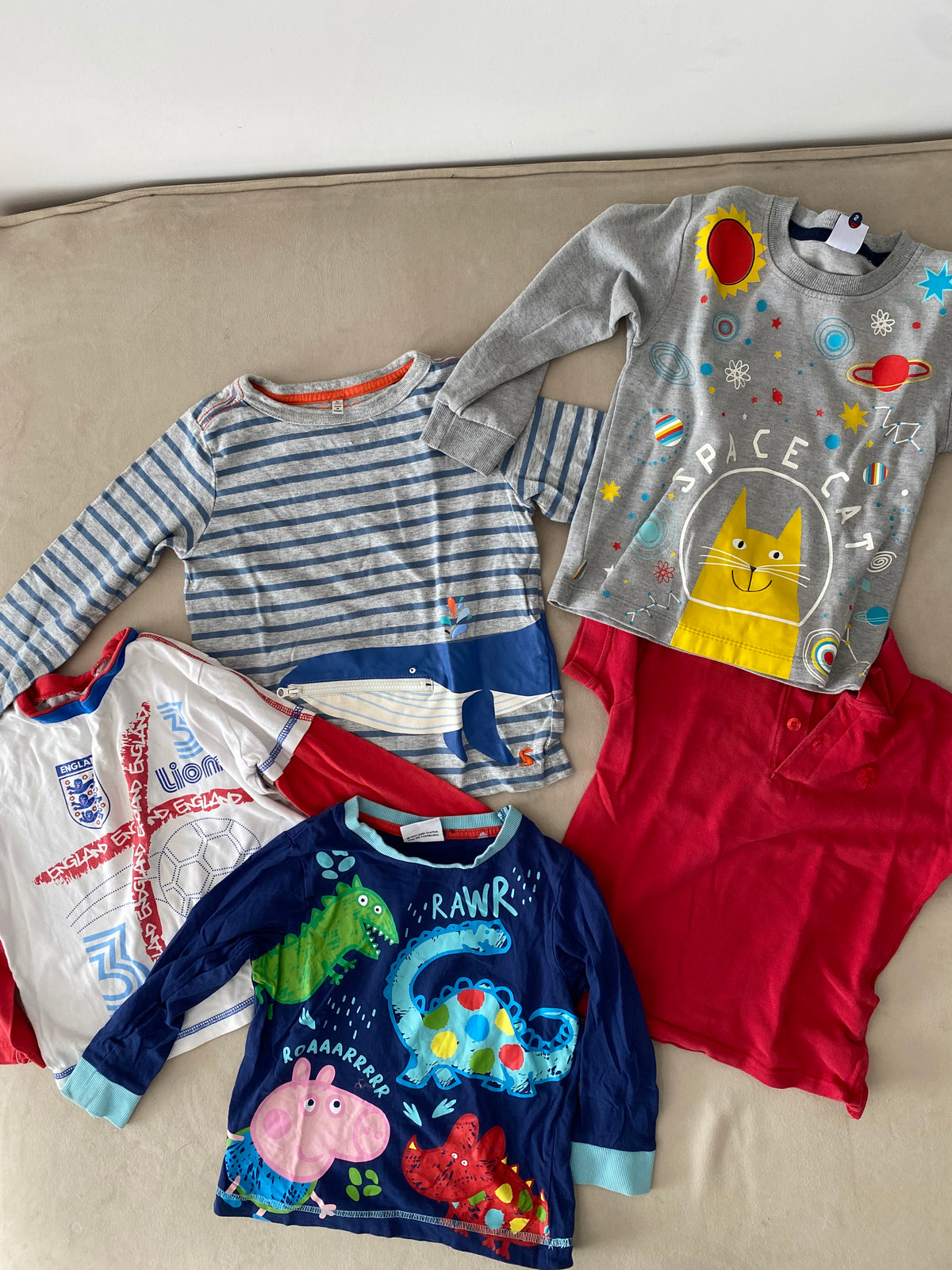 Lot 5 vêtements garçon 4-5 ans