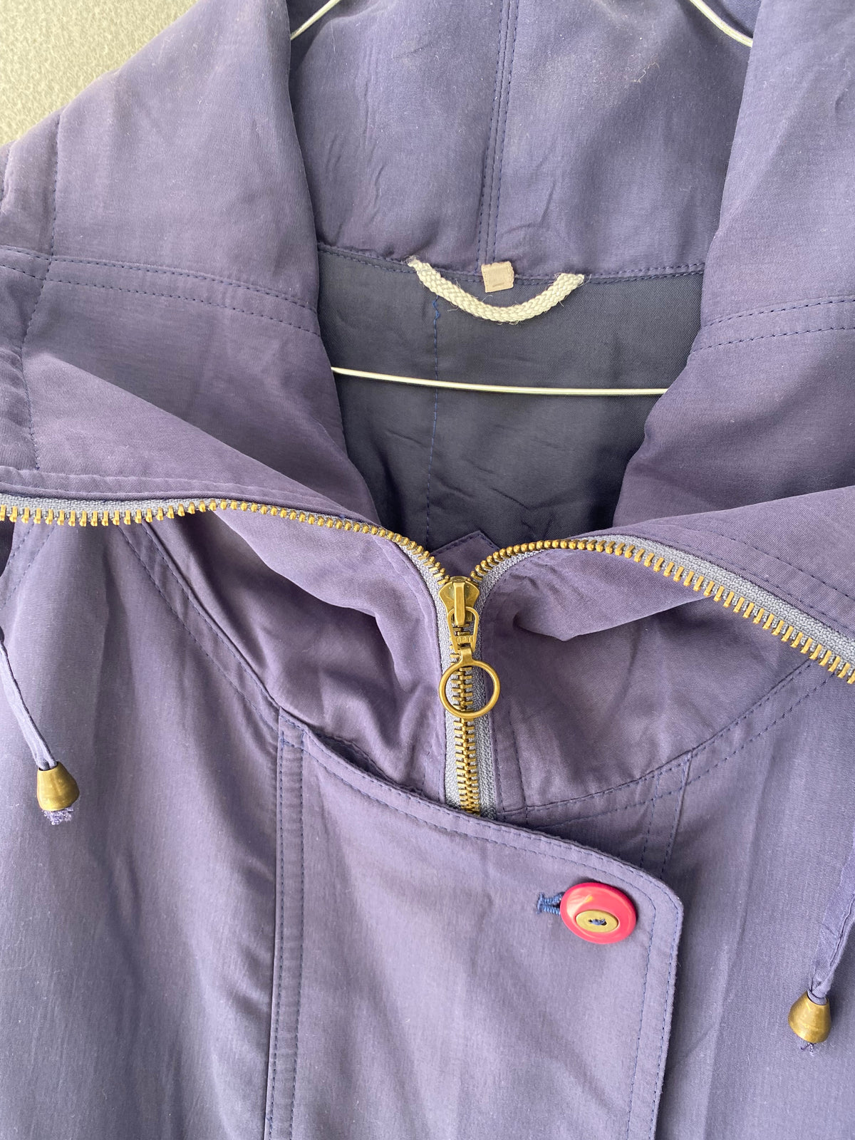 Parka vintage bleu indigo boutons roses