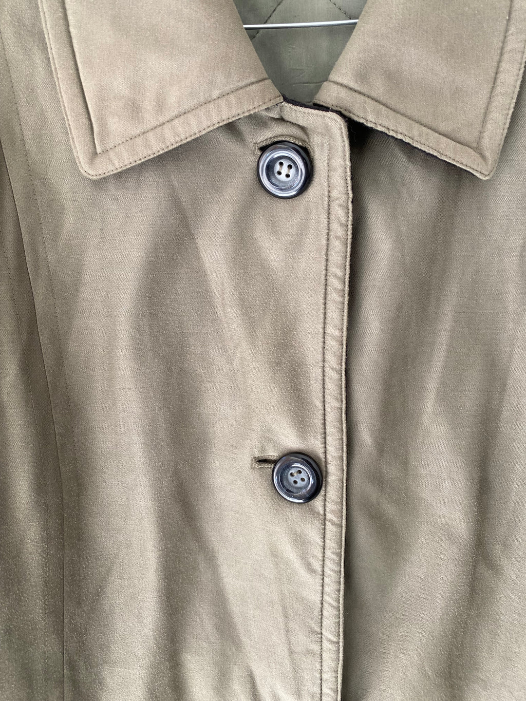 Manteau kaki boutonné doublure matelassée