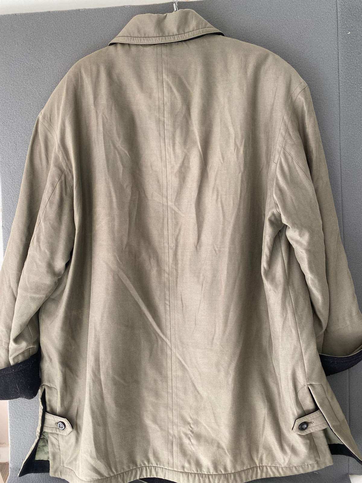 Manteau kaki boutonné doublure matelassée