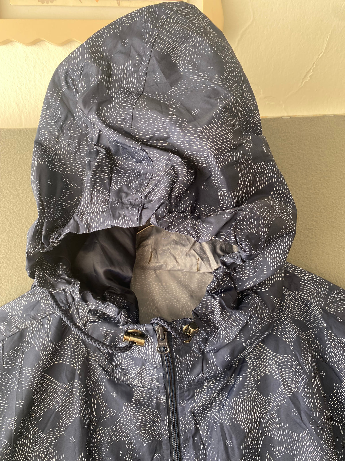 Parka légère imprimée bleu marine