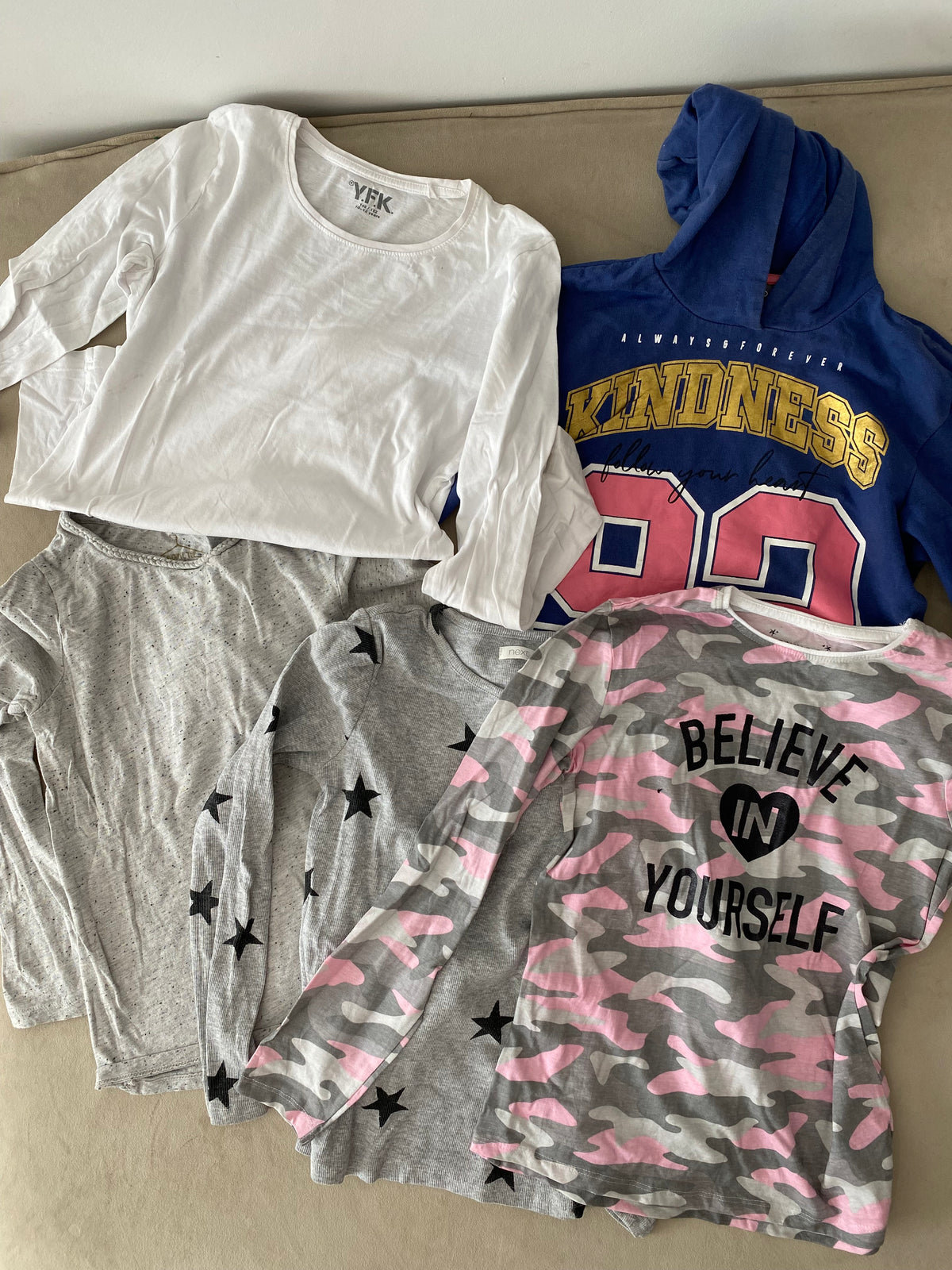 Lot 5 vêtements fille 10-11 ans