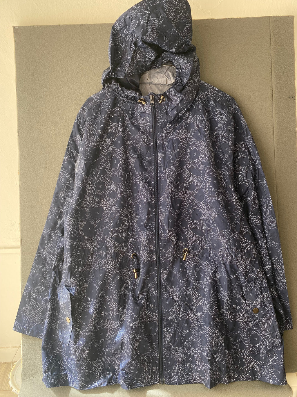 Parka légère imprimée bleu marine