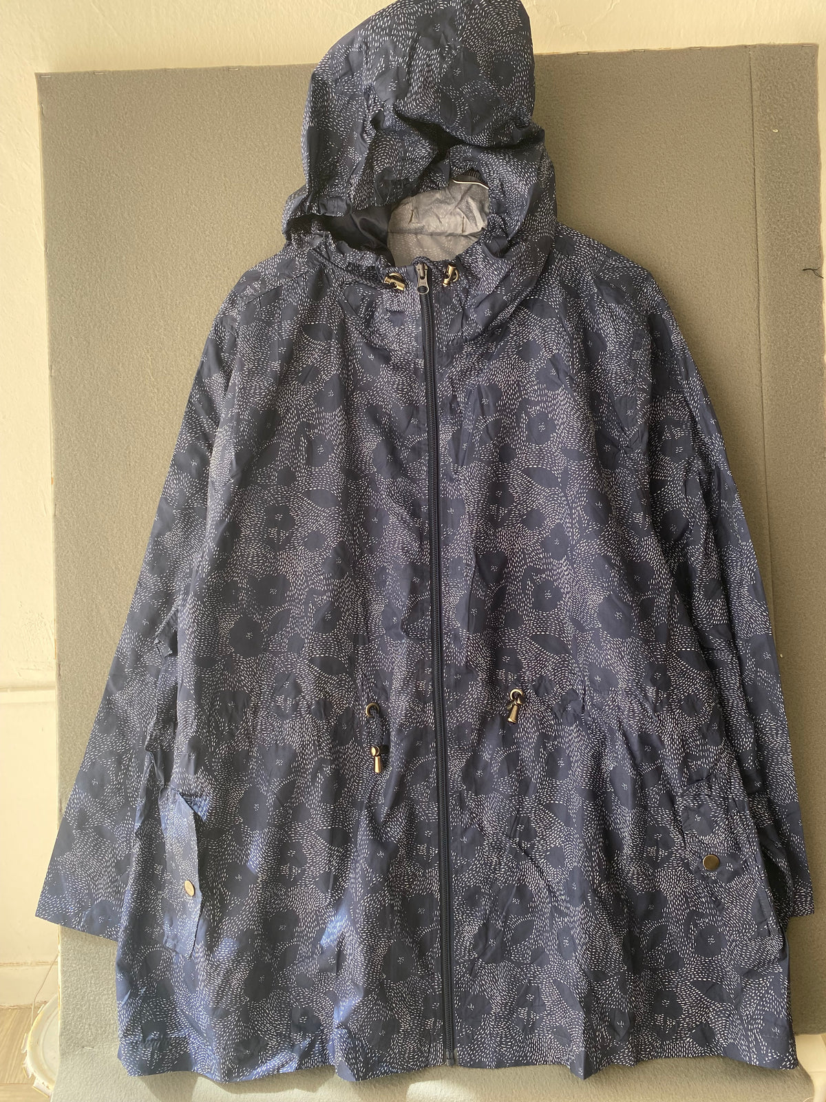Parka légère imprimée bleu marine