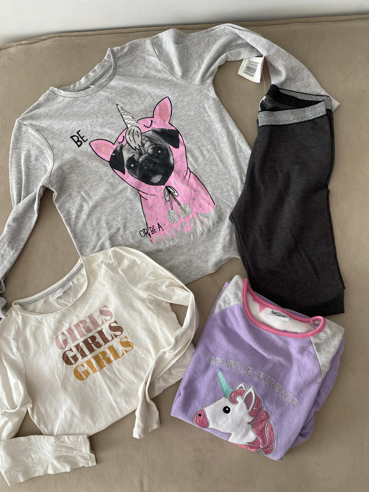 Lot 4 vêtements fille 11-12 ans