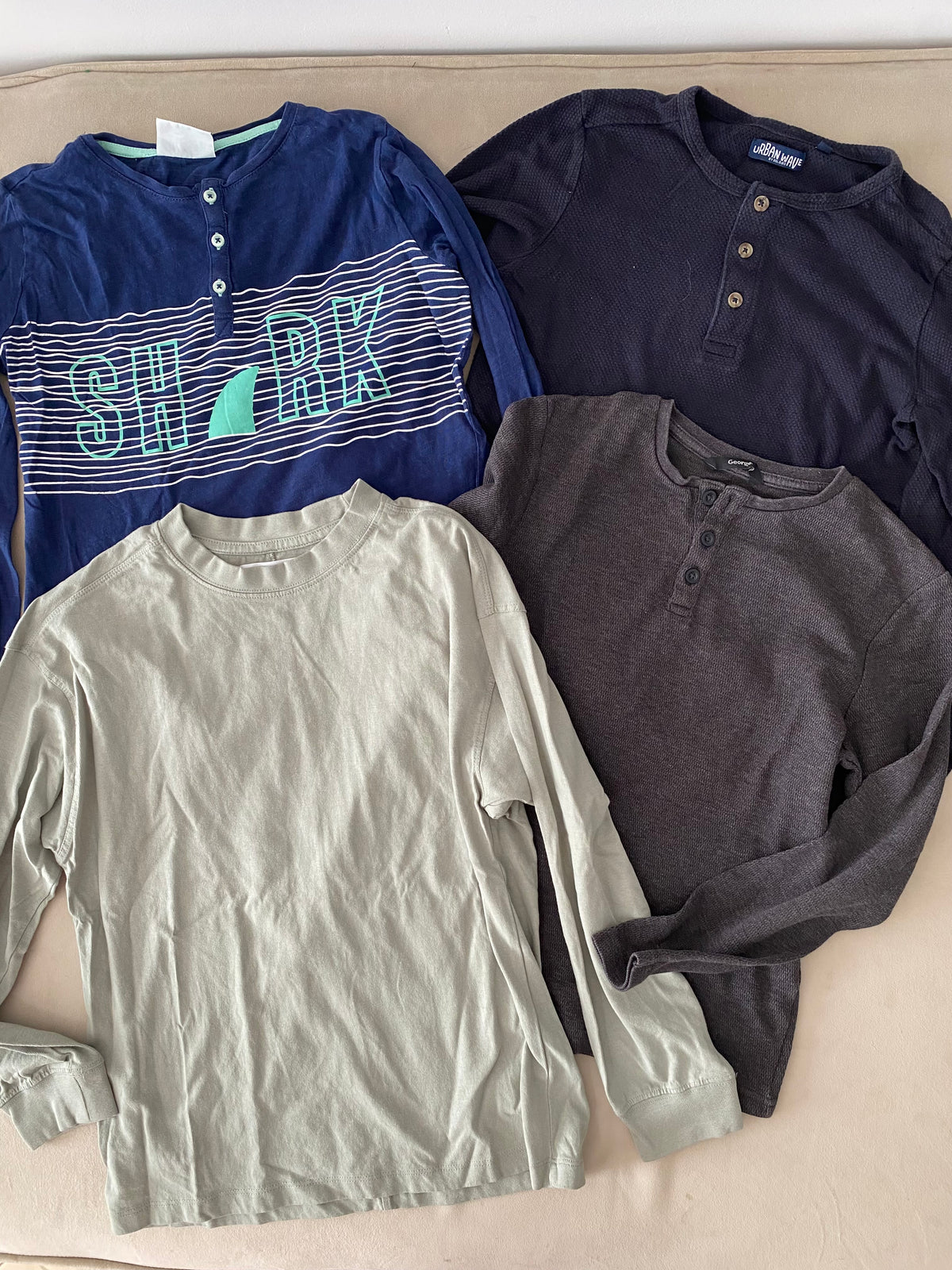 Lot 4 vêtements garçon 11-12 ans