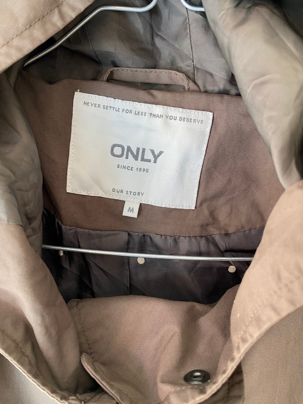 Parka légère ONLY kaki à capuche