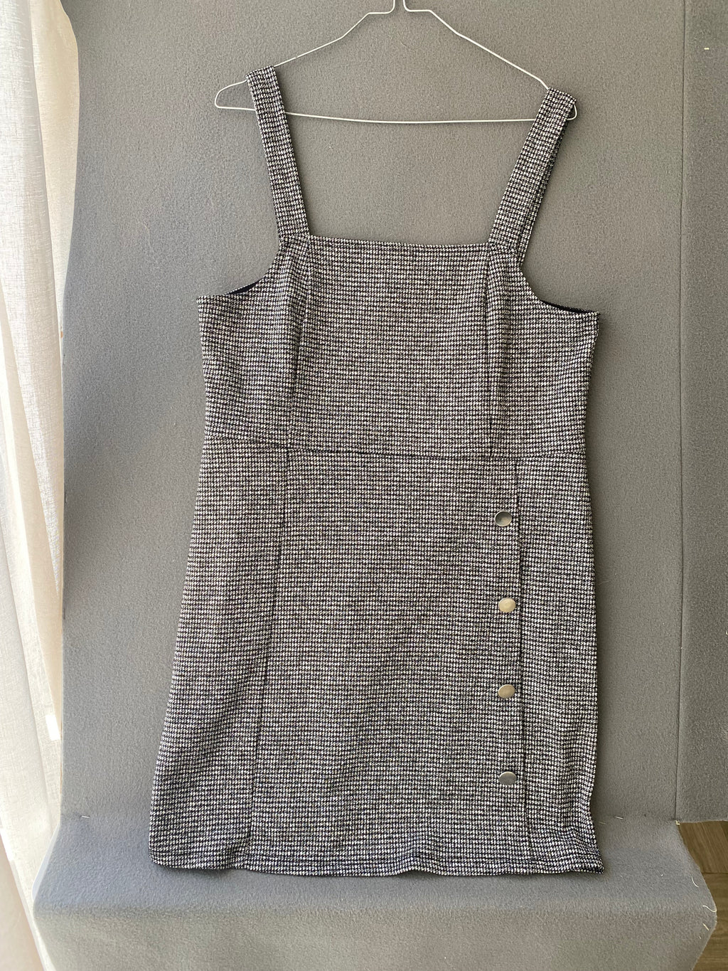 Robe chasuble pied-de-poule à boutons-pression