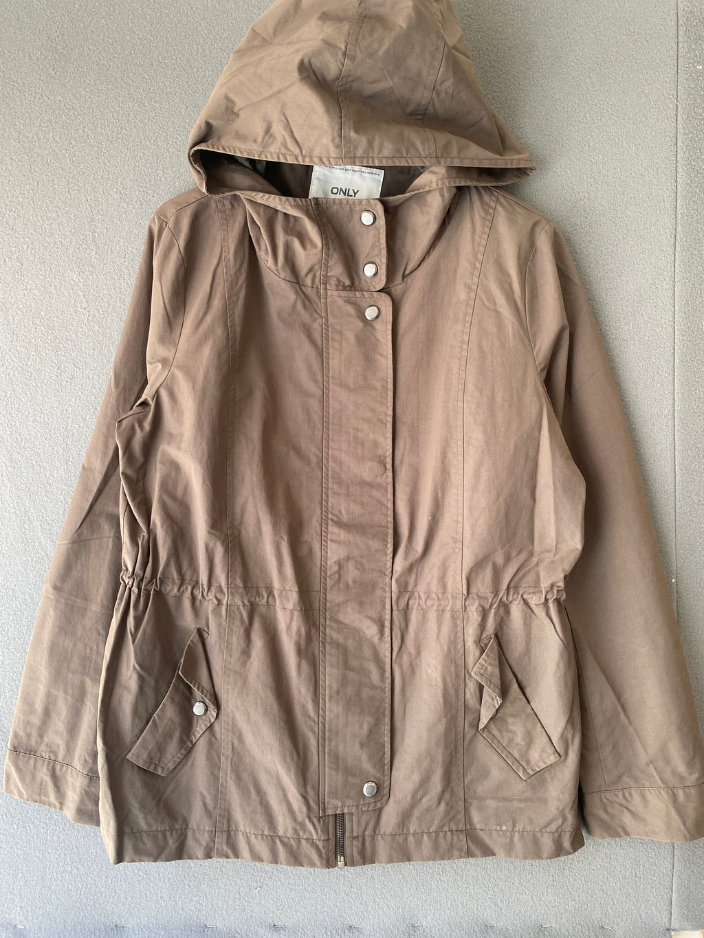 Parka légère ONLY kaki à capuche