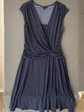 Robe Connected Apparel bleu marine à pois