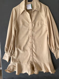 Robe chemise PrettyLittleThing beige à volant