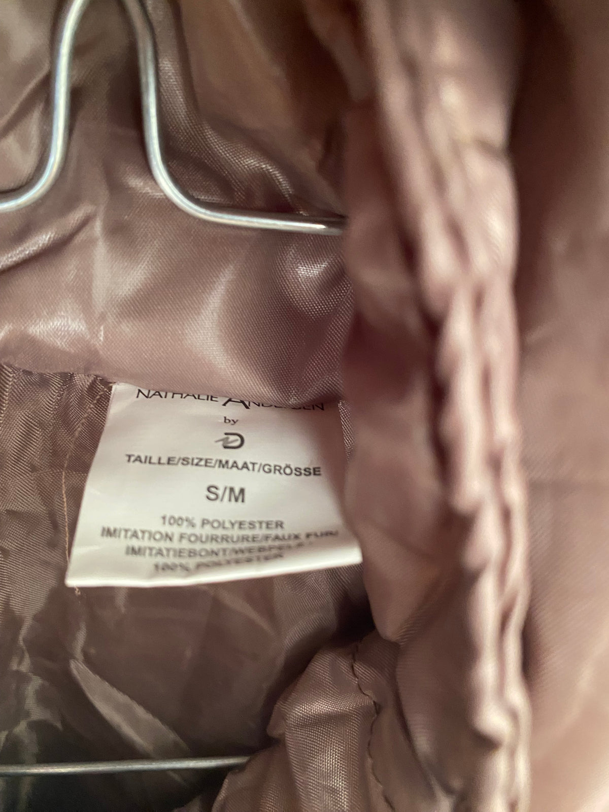 Manteau matelassé taupe capuche fausse fourrure