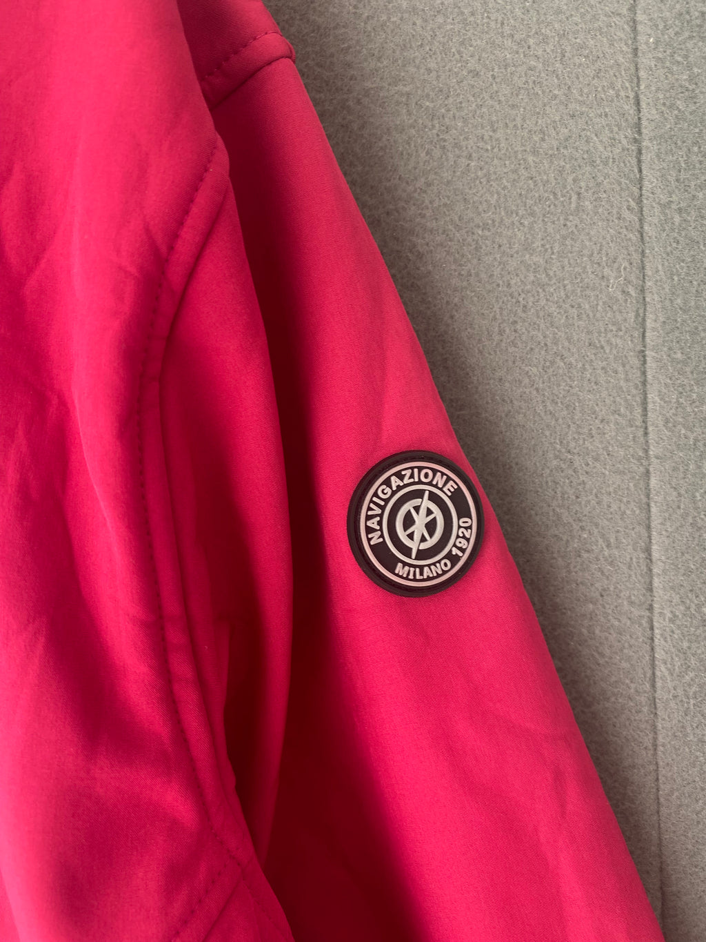 Parka softshell fuchsia à col montant