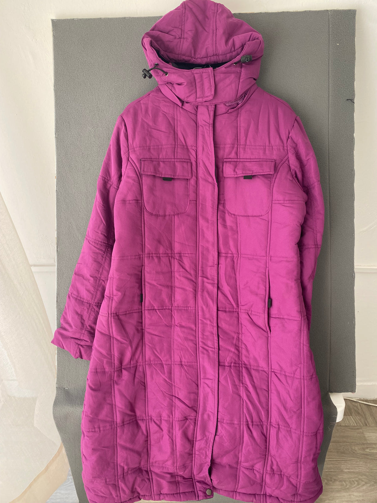 Manteau matelassé long violet à capuche