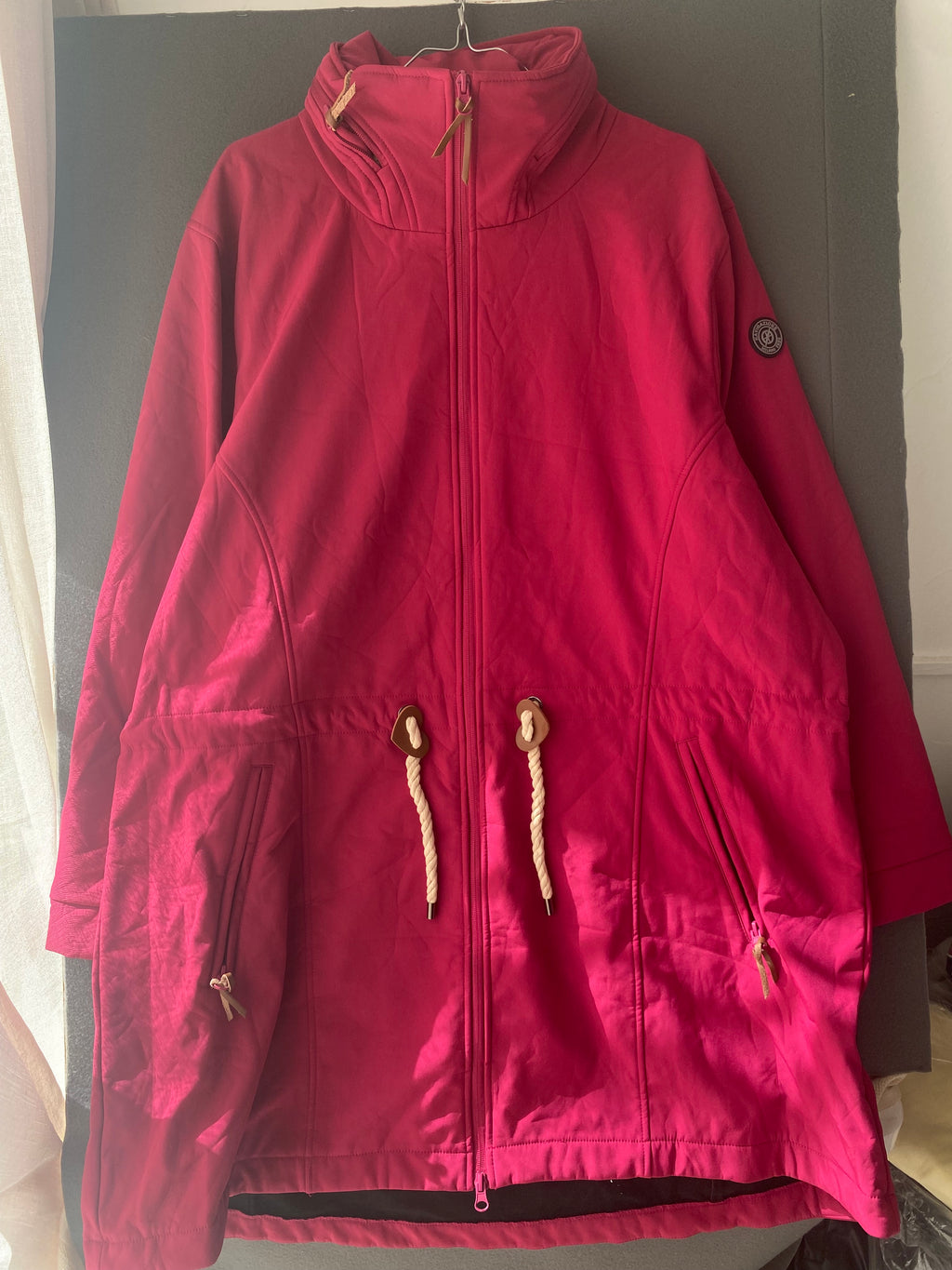 Parka softshell fuchsia à col montant
