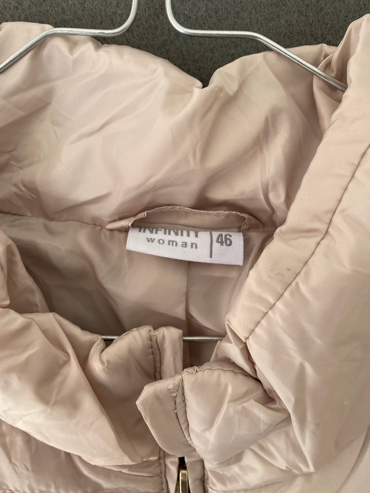 Doudoune légère matelassée beige rosé