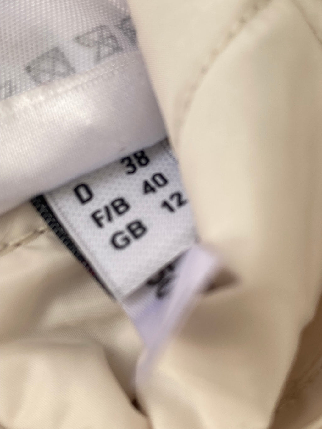 Veste matelassée imprimé léopard gris et crème