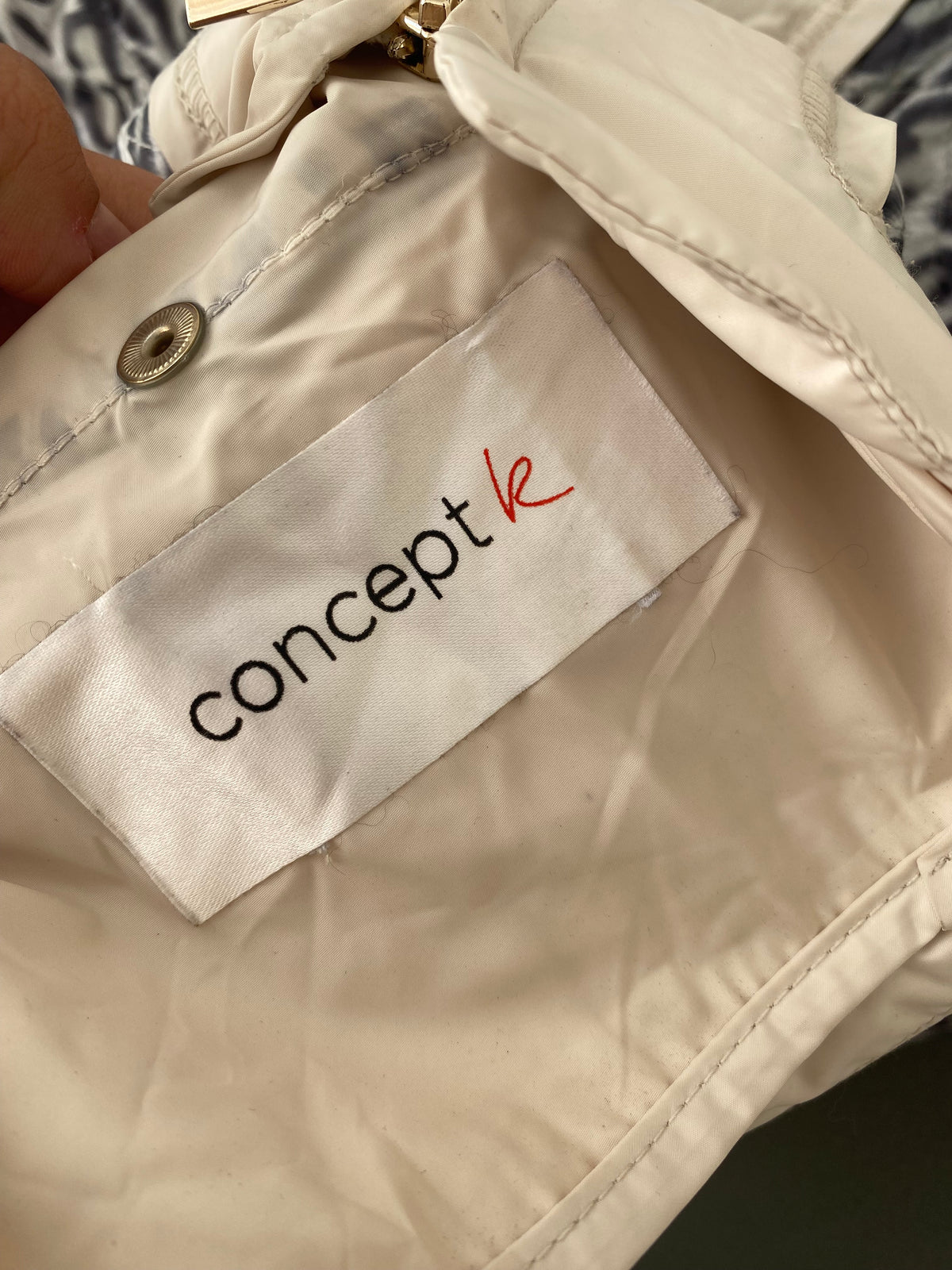 Veste matelassée imprimé léopard gris et crème