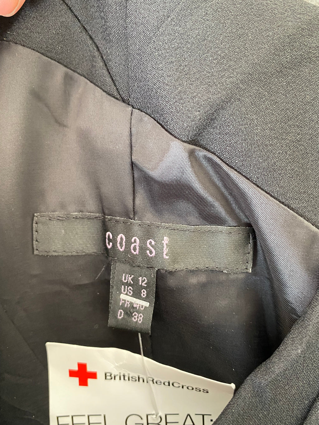 Robe noire drapée col bénitier