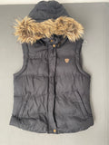 Gilet sans manches noir capuche fausse fourrure