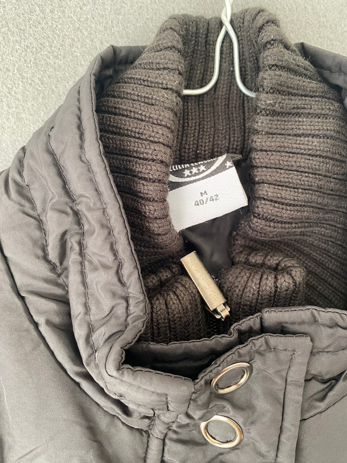 Gilet sans manches noir col maille