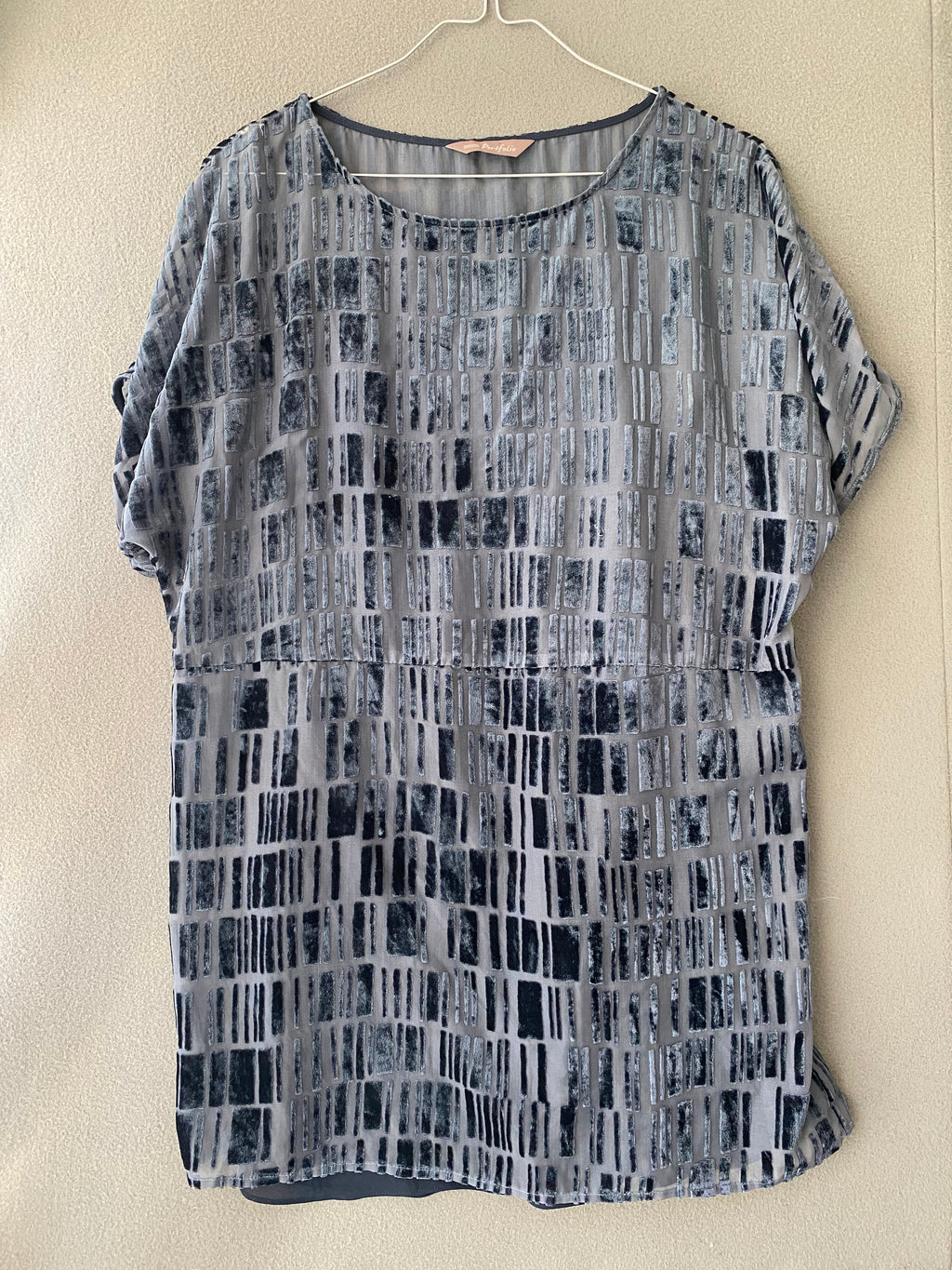 Top dévoré en velours gris et marine