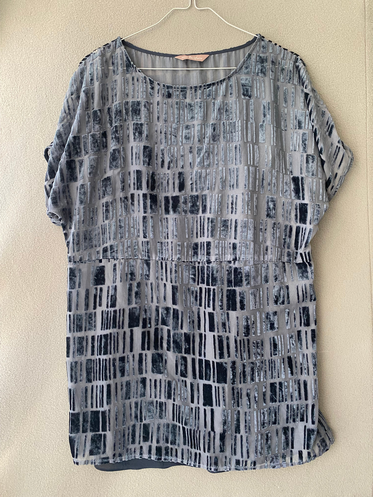 Top dévoré en velours gris et marine