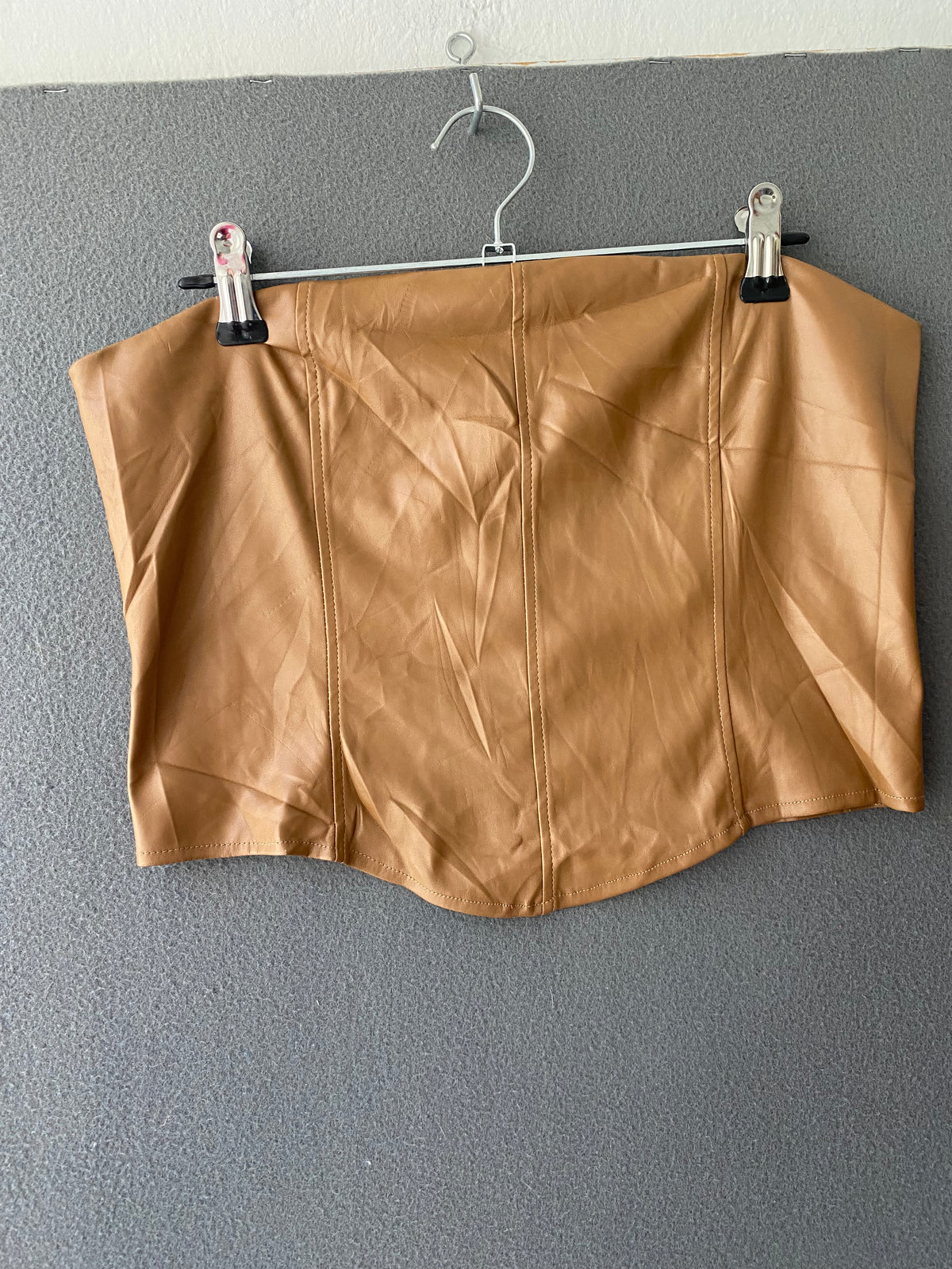 Bustier corset en simili cuir camel