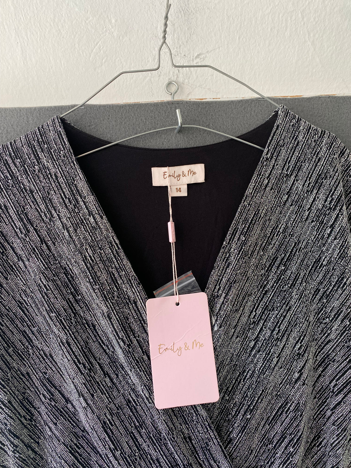 Robe midi argentée à volants étagés