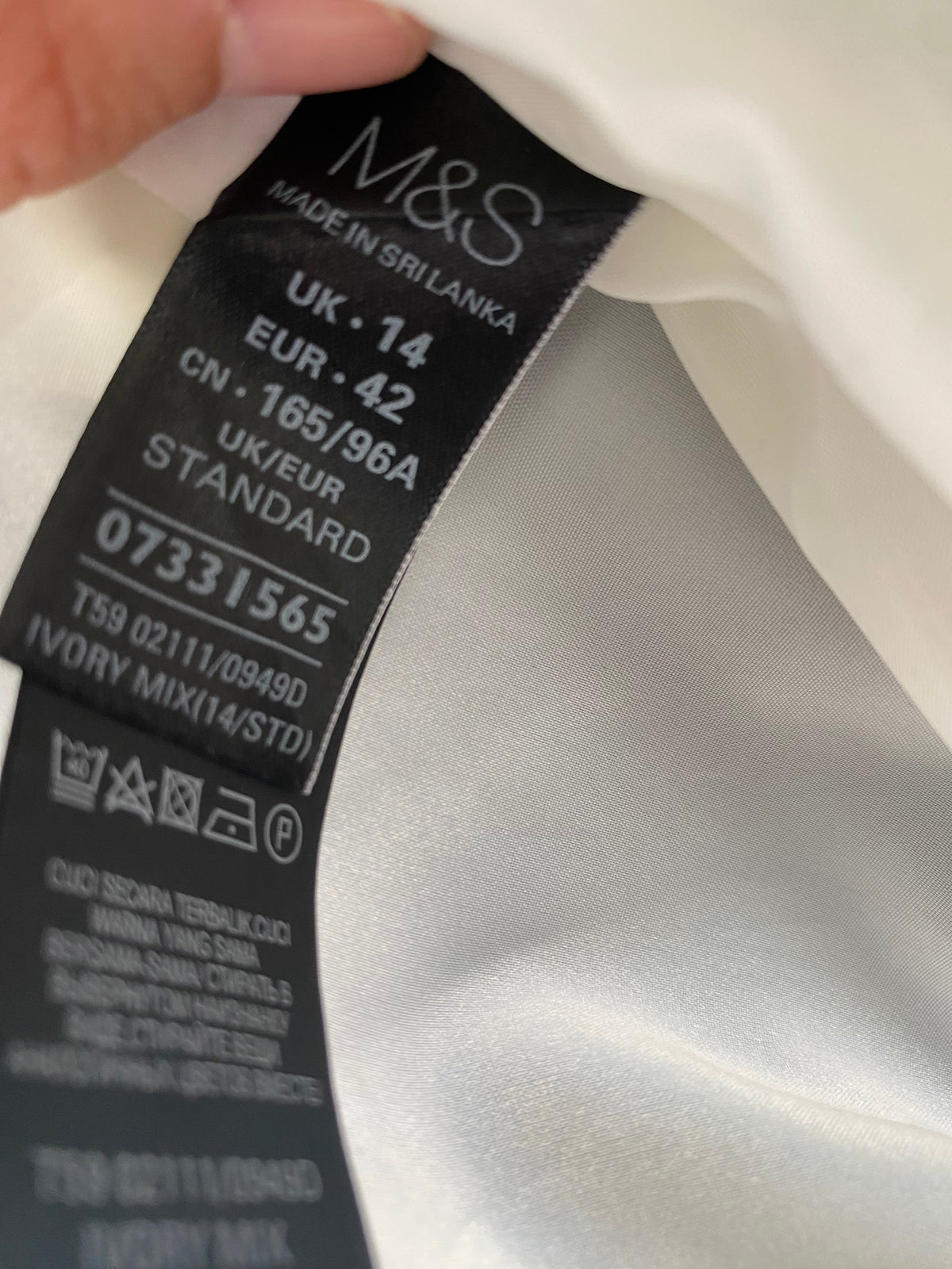 Robe fourreau noir et blanc asymétrique